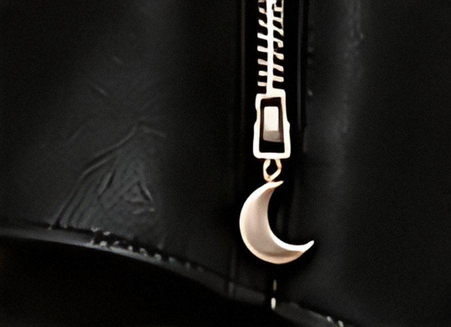 Moon sleeve pull