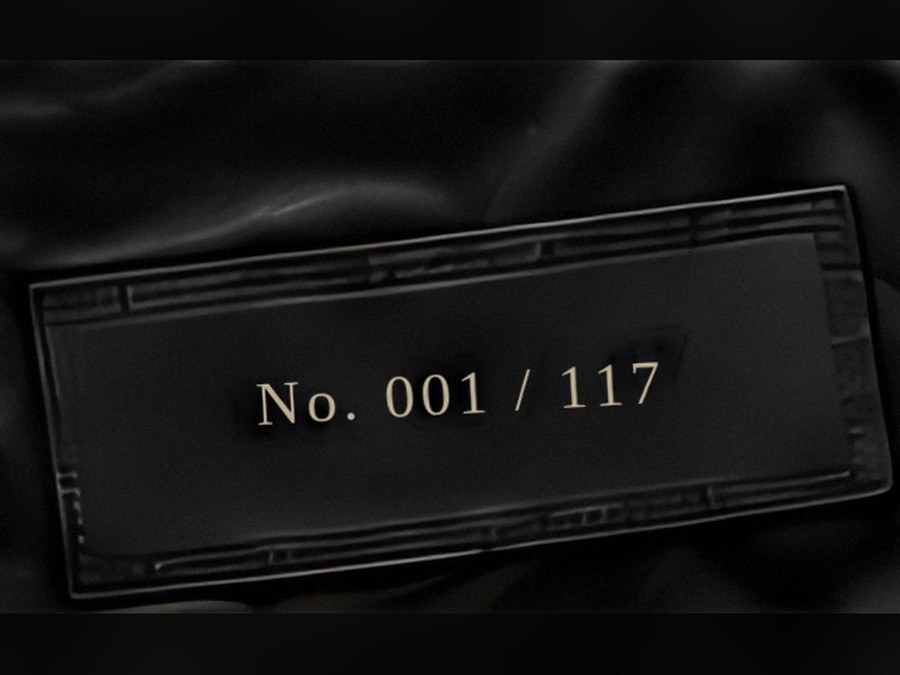 Label reading No. 001 / 117