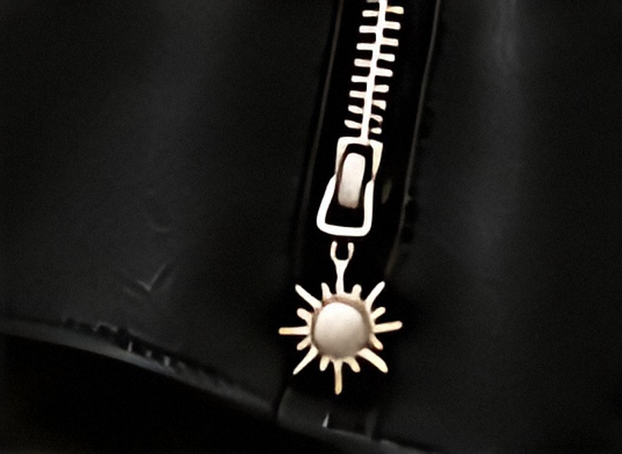 Sun sleeve pull
